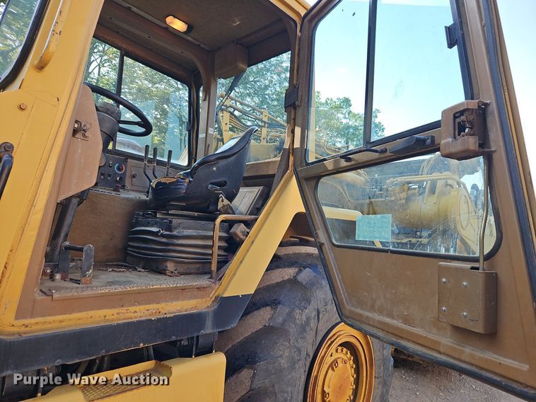 image for item DR8711 1996 Caterpillar  615C II elevating scraper