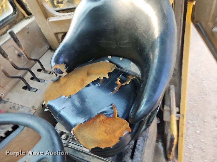 image for item DR8711 1996 Caterpillar  615C II elevating scraper