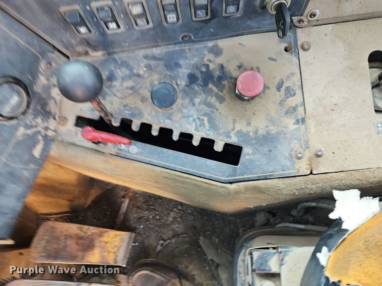 image for item DR8711 1996 Caterpillar  615C II elevating scraper