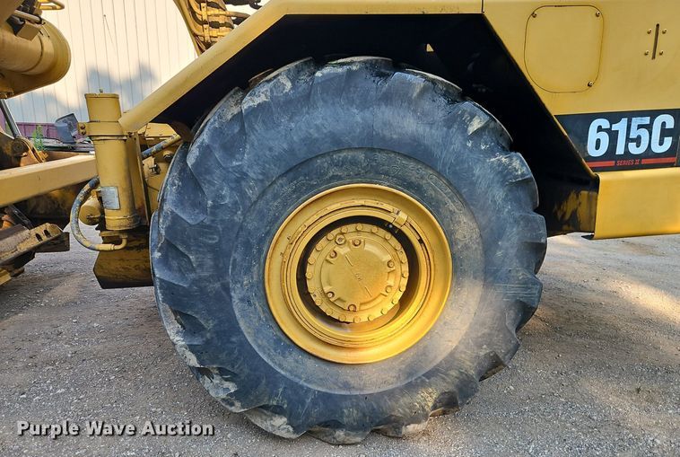 image for item DR8711 1996 Caterpillar  615C II elevating scraper