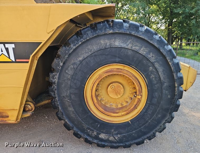 image for item DR8711 1996 Caterpillar  615C II elevating scraper