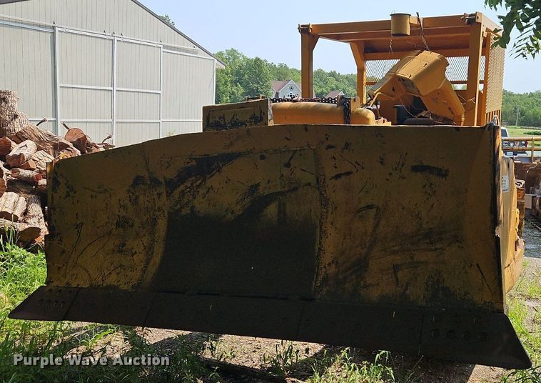 image for item DR8712 1967 Caterpillar  D7E dozer