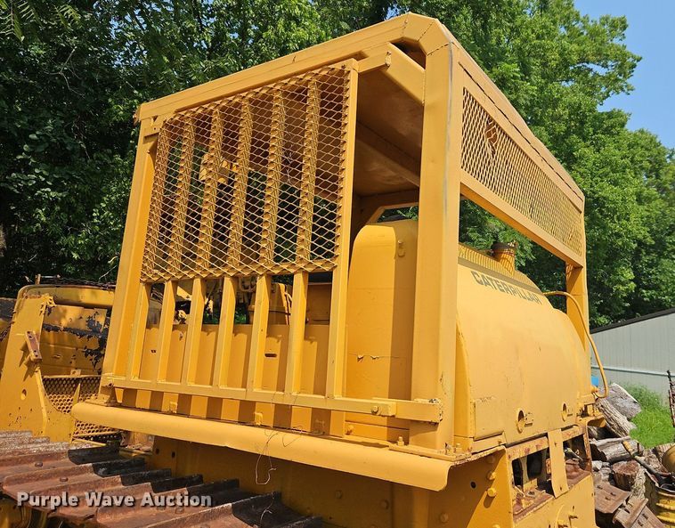 image for item DR8712 1967 Caterpillar  D7E dozer