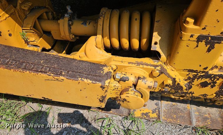 image for item DR8712 1967 Caterpillar  D7E dozer