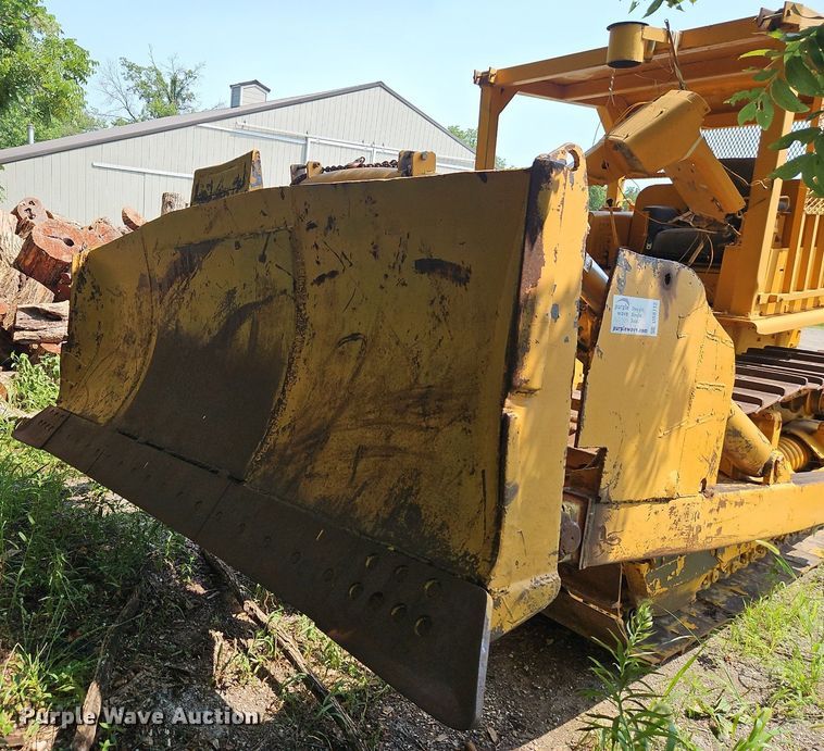image for item DR8712 1967 Caterpillar  D7E dozer