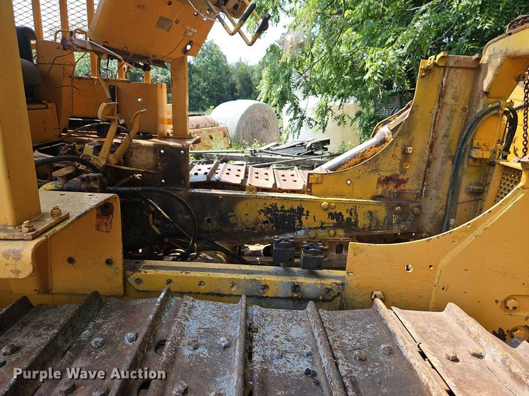 image for item DR8712 1967 Caterpillar  D7E dozer