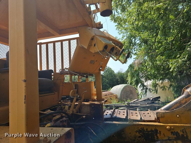 image for item DR8712 1967 Caterpillar  D7E dozer