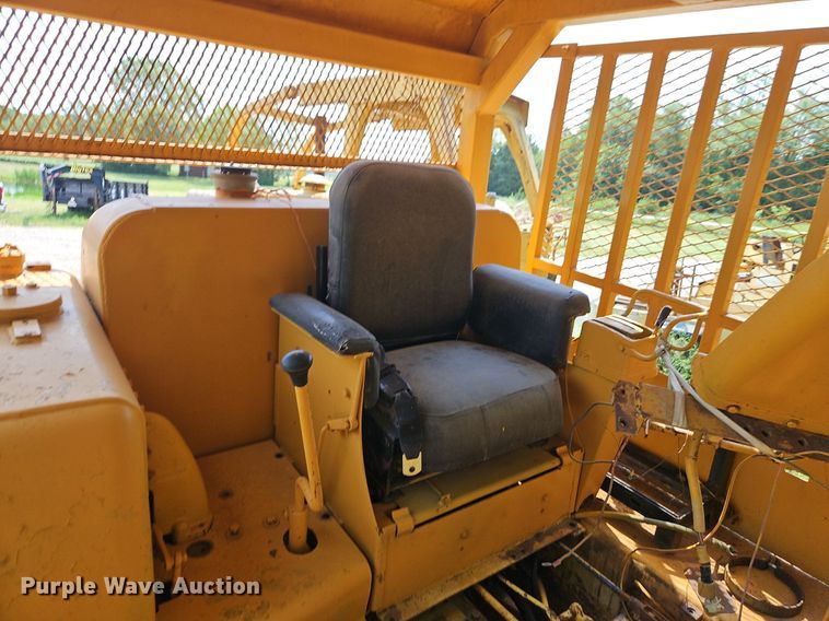 image for item DR8712 1967 Caterpillar  D7E dozer