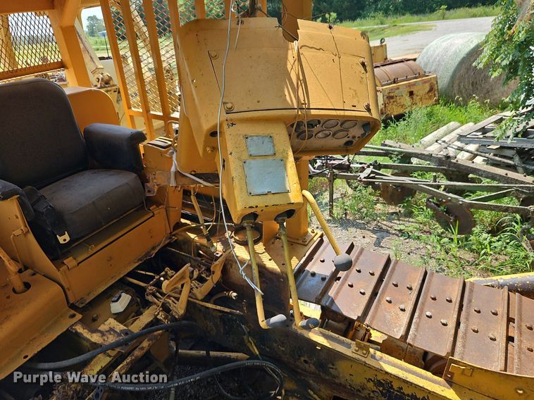 image for item DR8712 1967 Caterpillar  D7E dozer