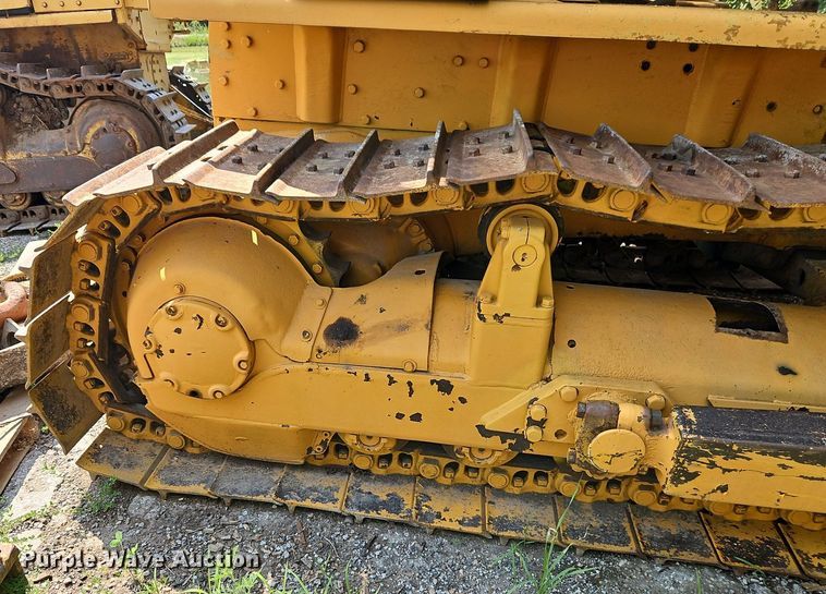 image for item DR8712 1967 Caterpillar  D7E dozer