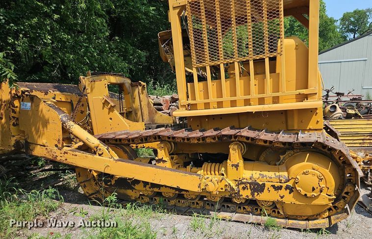 image for item DR8712 1967 Caterpillar  D7E dozer
