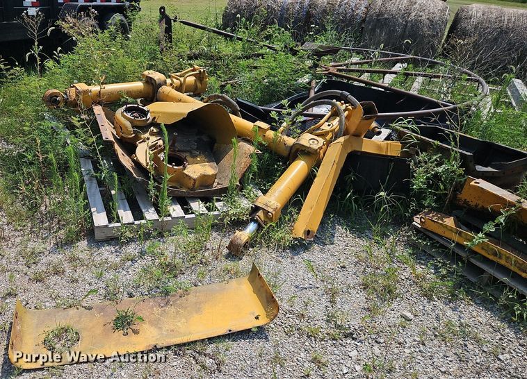 image for item DR8712 1967 Caterpillar  D7E dozer