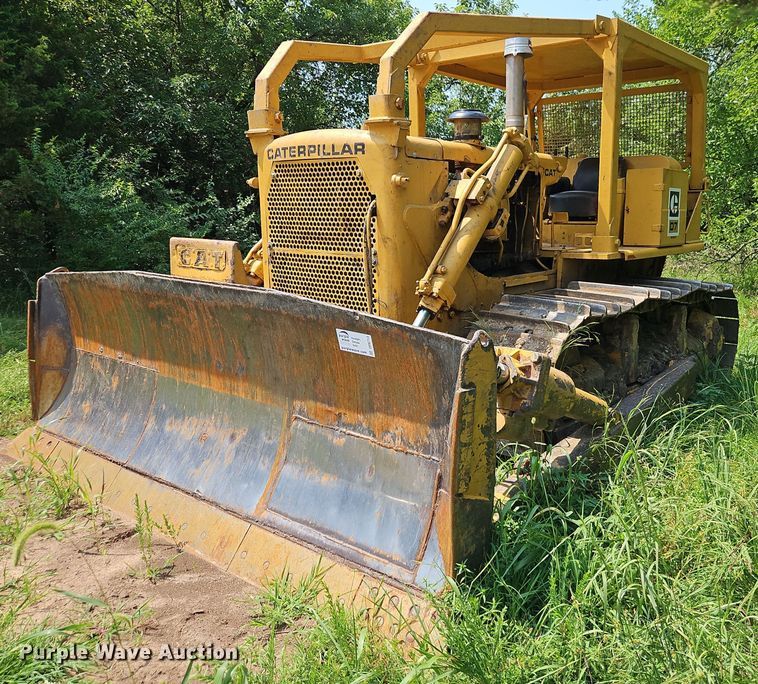 image for item DR8713 1966 Caterpillar  D7E dozer