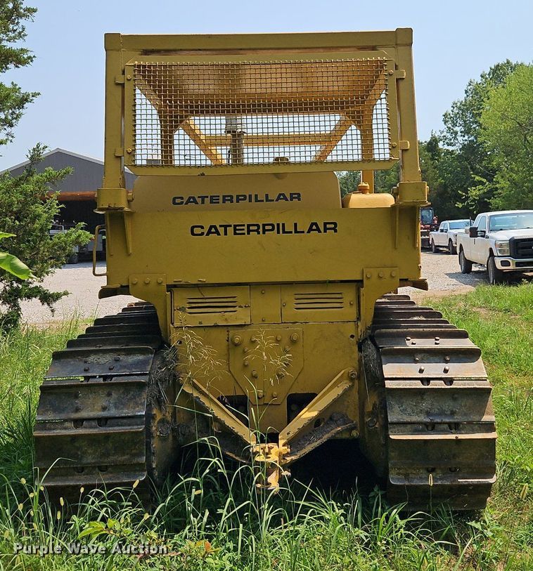 image for item DR8713 1966 Caterpillar  D7E dozer