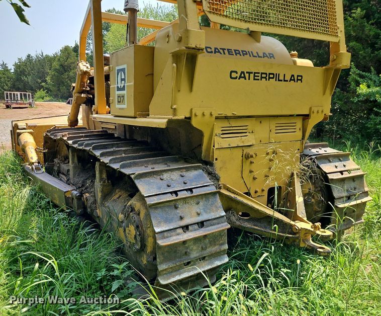 image for item DR8713 1966 Caterpillar  D7E dozer