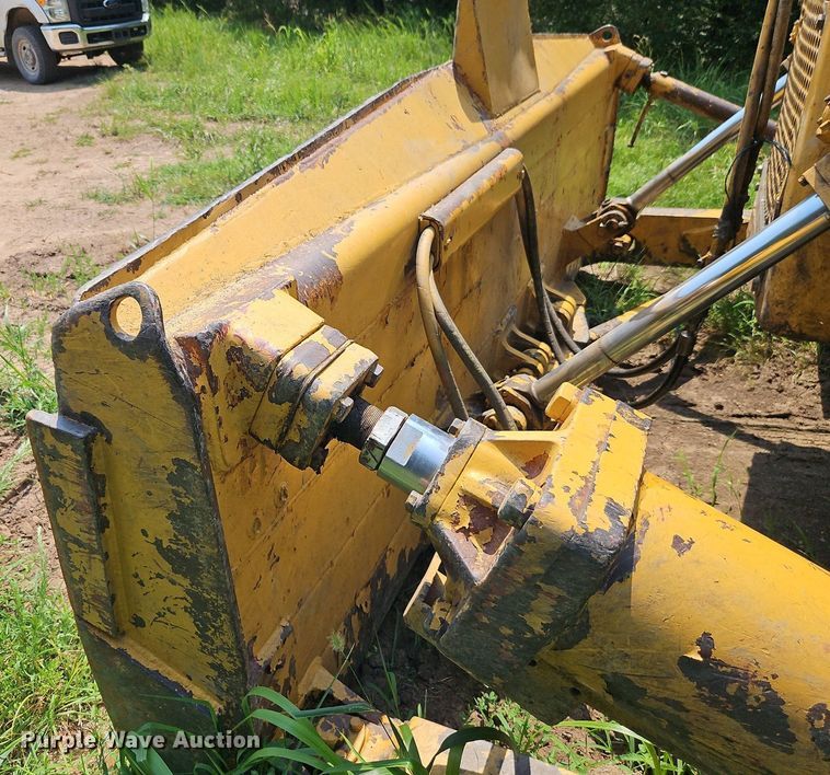 image for item DR8713 1966 Caterpillar  D7E dozer