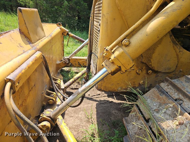 image for item DR8713 1966 Caterpillar  D7E dozer