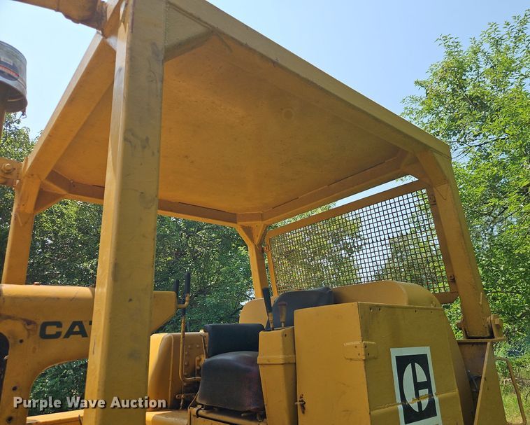 image for item DR8713 1966 Caterpillar  D7E dozer
