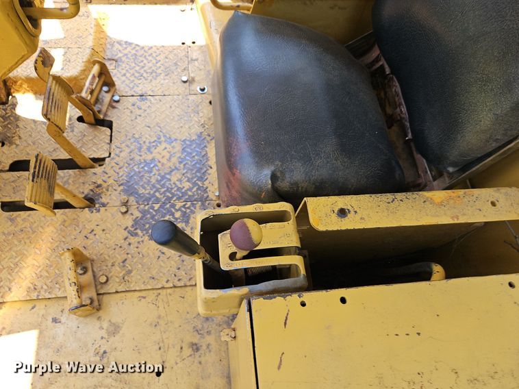 image for item DR8713 1966 Caterpillar  D7E dozer