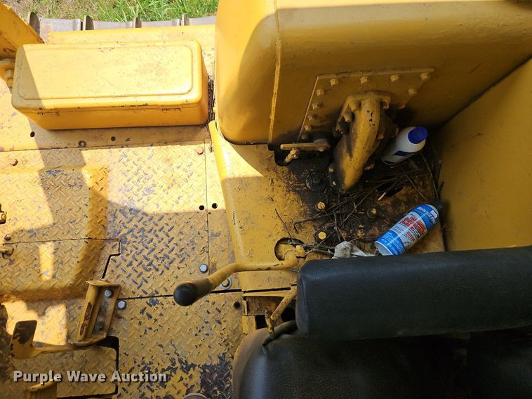 image for item DR8713 1966 Caterpillar  D7E dozer