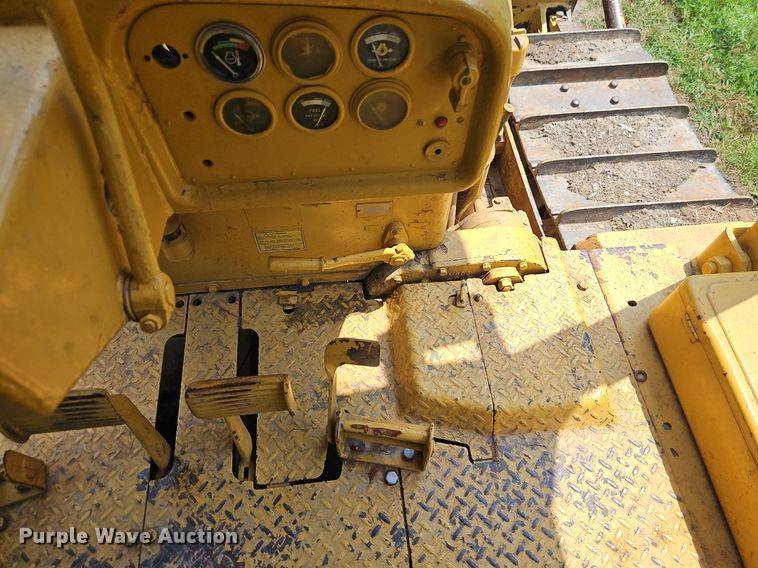 image for item DR8713 1966 Caterpillar  D7E dozer