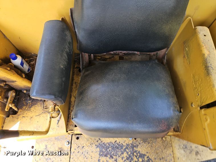 image for item DR8713 1966 Caterpillar  D7E dozer