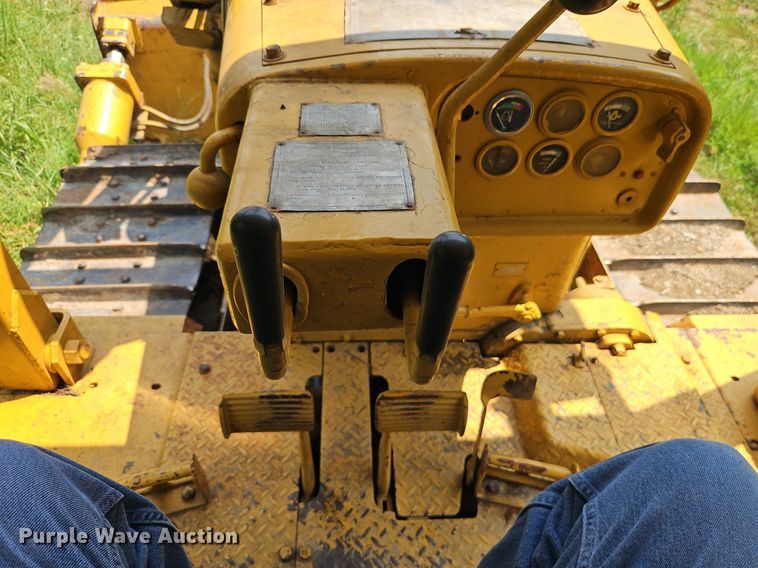 image for item DR8713 1966 Caterpillar  D7E dozer