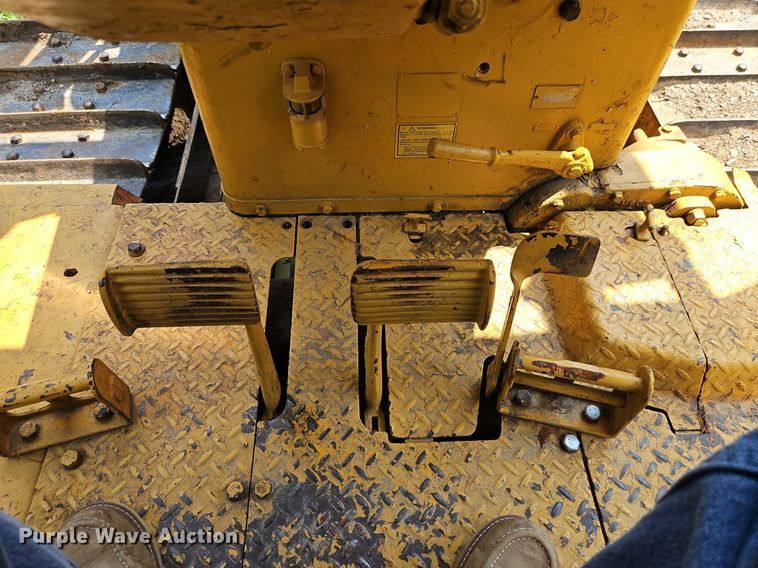 image for item DR8713 1966 Caterpillar  D7E dozer