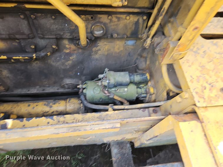 image for item DR8713 1966 Caterpillar  D7E dozer