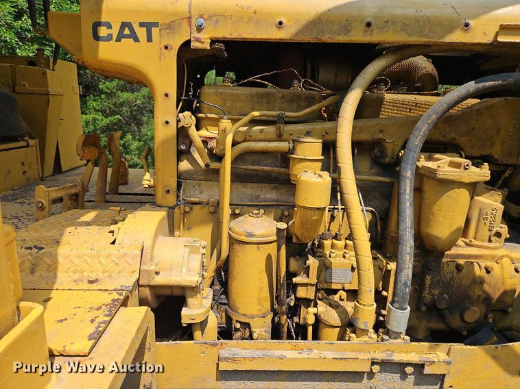 image for item DR8713 1966 Caterpillar  D7E dozer