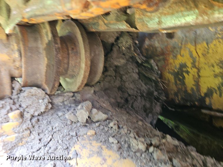 image for item DR8713 1966 Caterpillar  D7E dozer