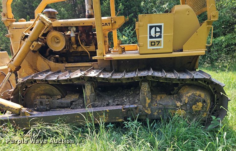 image for item DR8713 1966 Caterpillar  D7E dozer