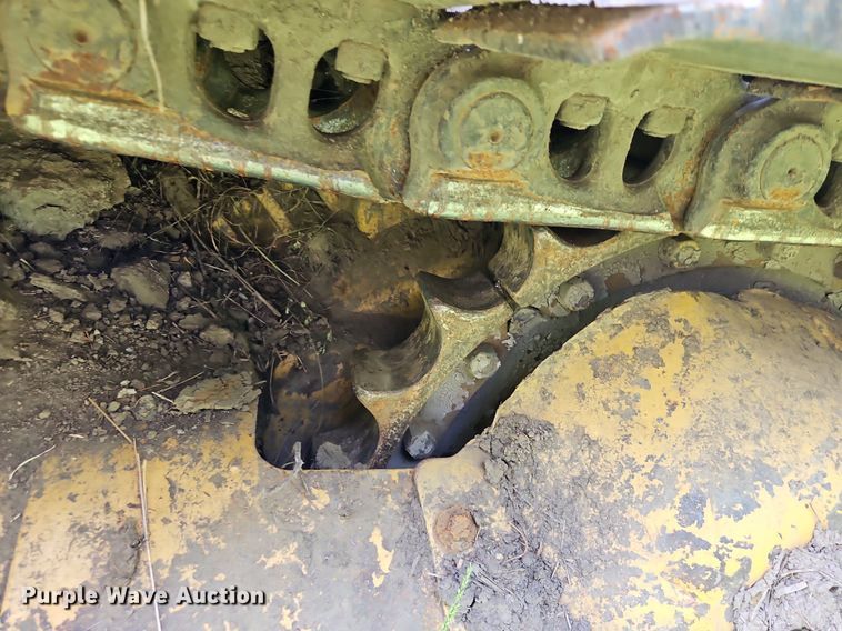 image for item DR8713 1966 Caterpillar  D7E dozer