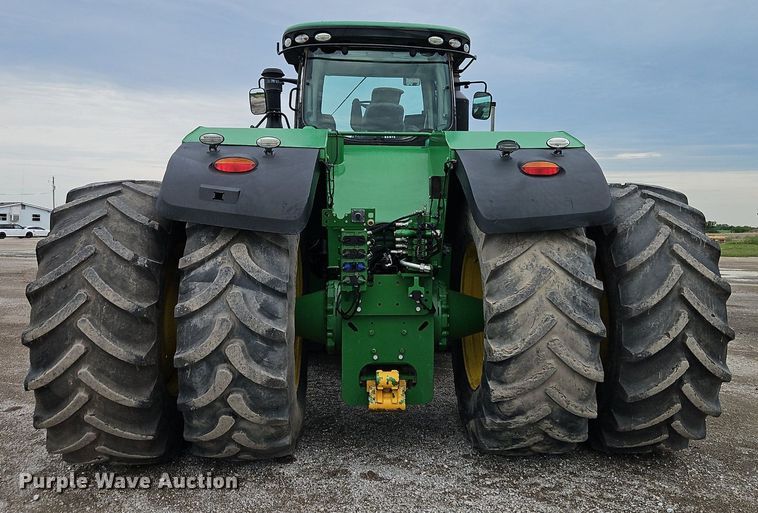 image for item DR8714 2015 John Deere  9570R Scraper Special 4WD tractor