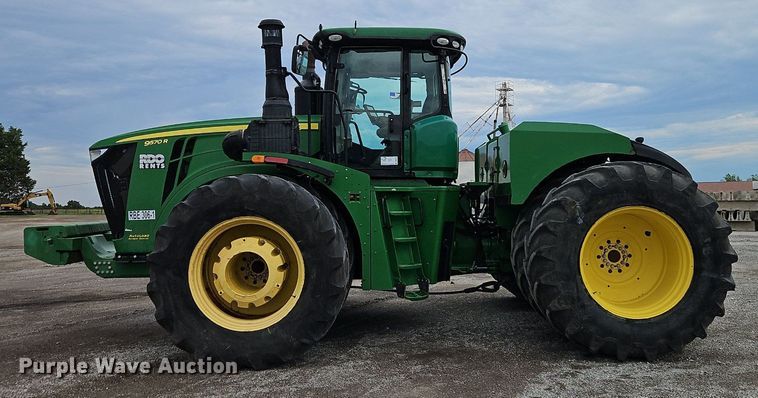 image for item DR8714 2015 John Deere  9570R Scraper Special 4WD tractor