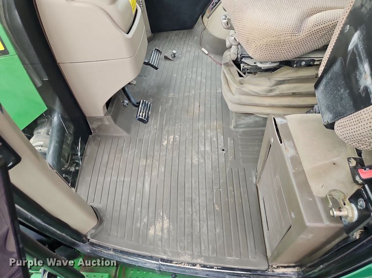 image for item DR8714 2015 John Deere  9570R Scraper Special 4WD tractor