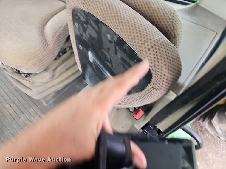 image for item DR8714 2015 John Deere  9570R Scraper Special 4WD tractor