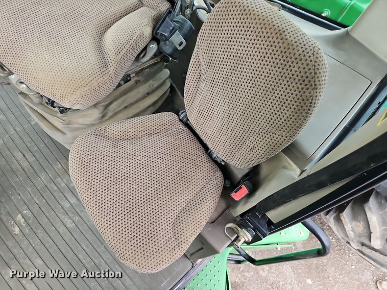 image for item DR8714 2015 John Deere  9570R Scraper Special 4WD tractor