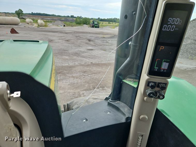 image for item DR8714 2015 John Deere  9570R Scraper Special 4WD tractor