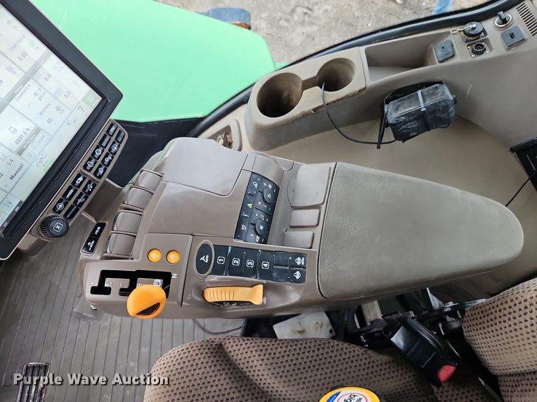 image for item DR8714 2015 John Deere  9570R Scraper Special 4WD tractor