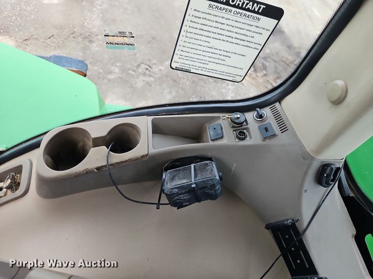 image for item DR8714 2015 John Deere  9570R Scraper Special 4WD tractor