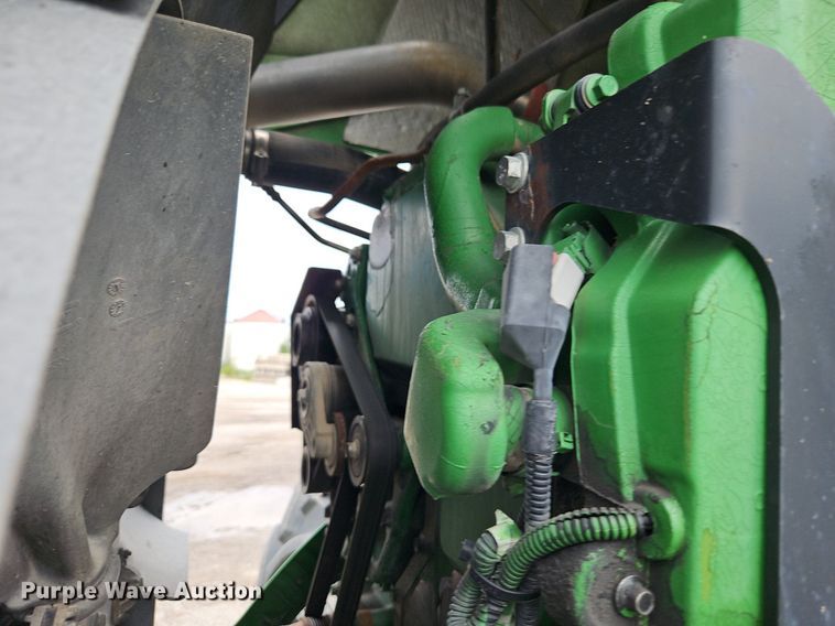 image for item DR8714 2015 John Deere  9570R Scraper Special 4WD tractor