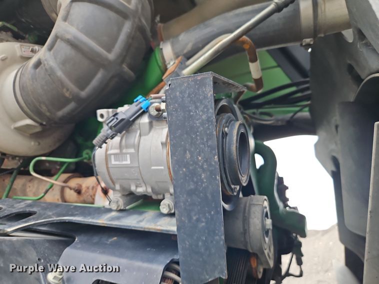 image for item DR8714 2015 John Deere  9570R Scraper Special 4WD tractor