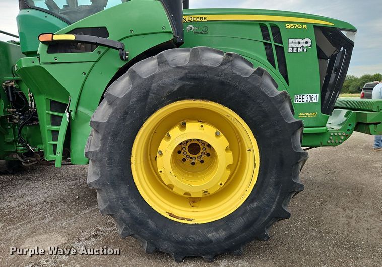 image for item DR8714 2015 John Deere  9570R Scraper Special 4WD tractor