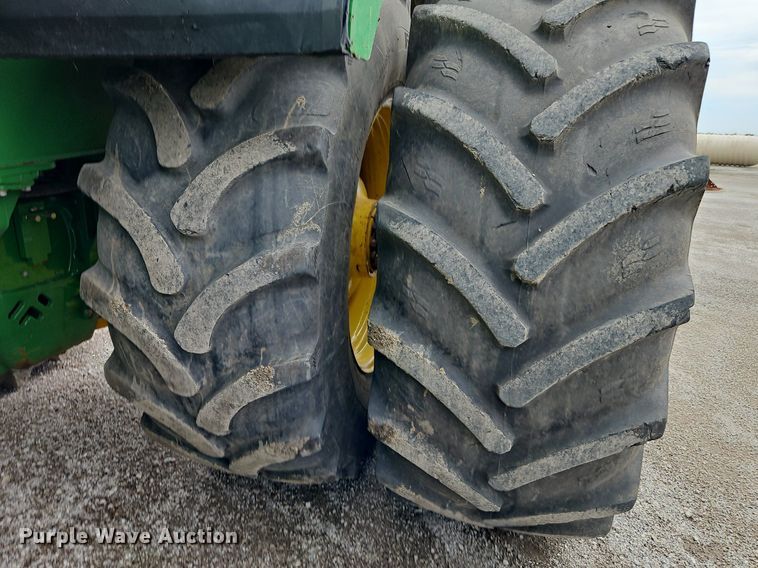 image for item DR8714 2015 John Deere  9570R Scraper Special 4WD tractor