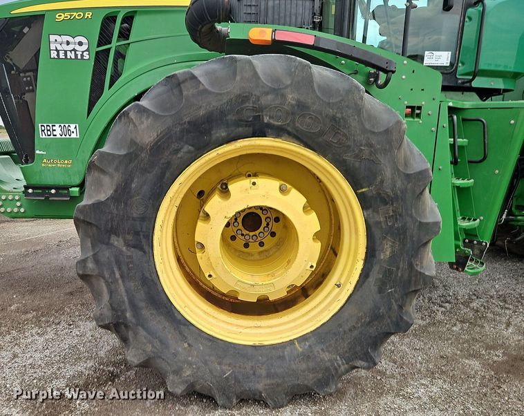 image for item DR8714 2015 John Deere  9570R Scraper Special 4WD tractor