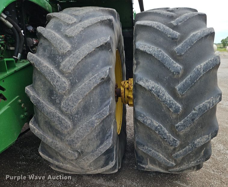 image for item DR8714 2015 John Deere  9570R Scraper Special 4WD tractor