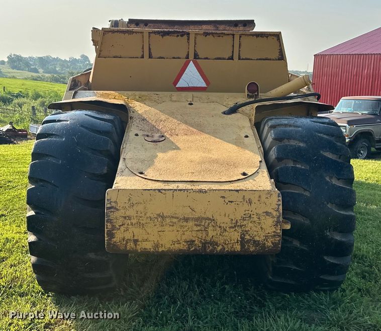 image for item DS4198 1973 Caterpillar 613 elevating scraper