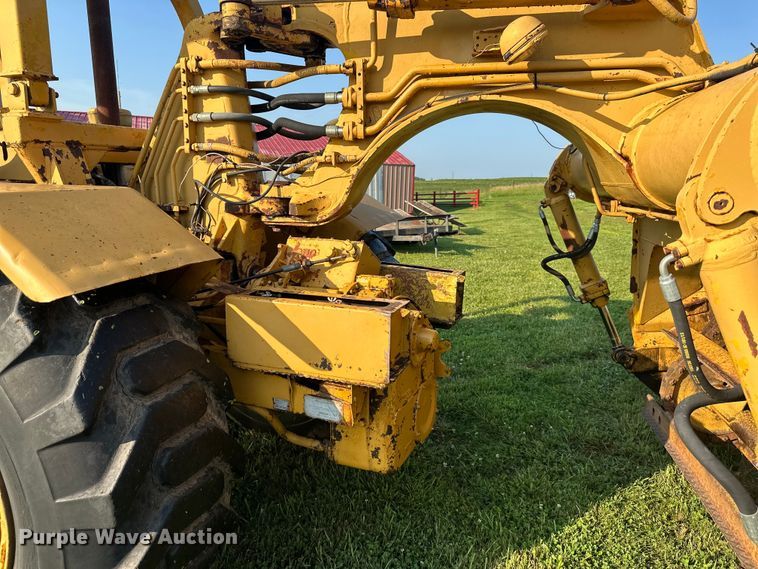 image for item DS4198 1973 Caterpillar 613 elevating scraper