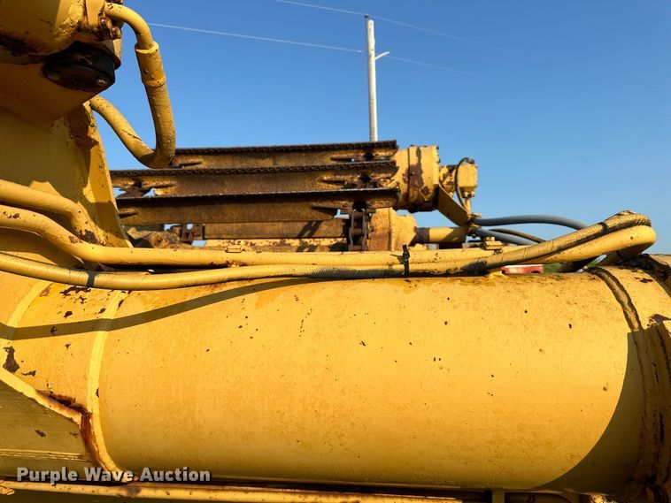 image for item DS4198 1973 Caterpillar 613 elevating scraper